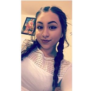 Meet your Posher, Karina