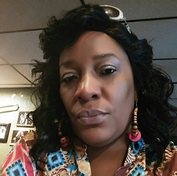 Meet your Posher, Rachelle - Picture 1 of 1