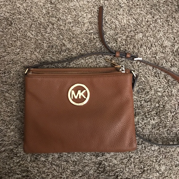 Michael Kors Handbags - Michael Kors Crossbody