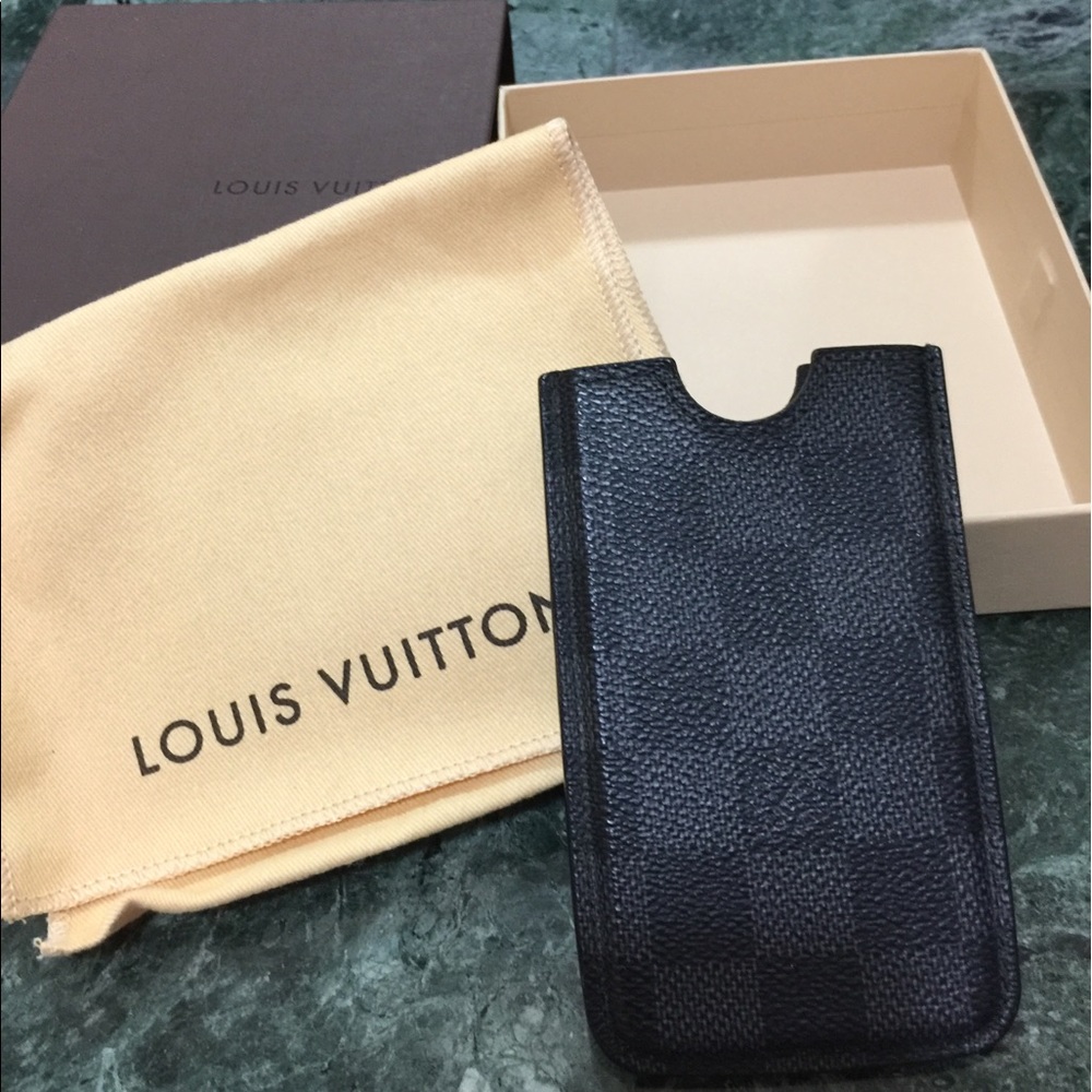LV iPhone 5s case