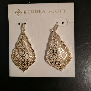 Kendra Scott earrings NWT
