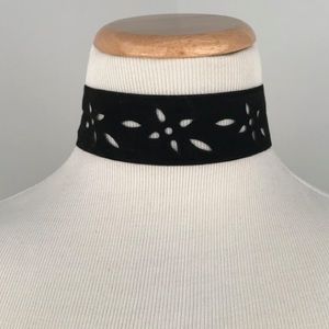 Wide Eyelet Black Choker