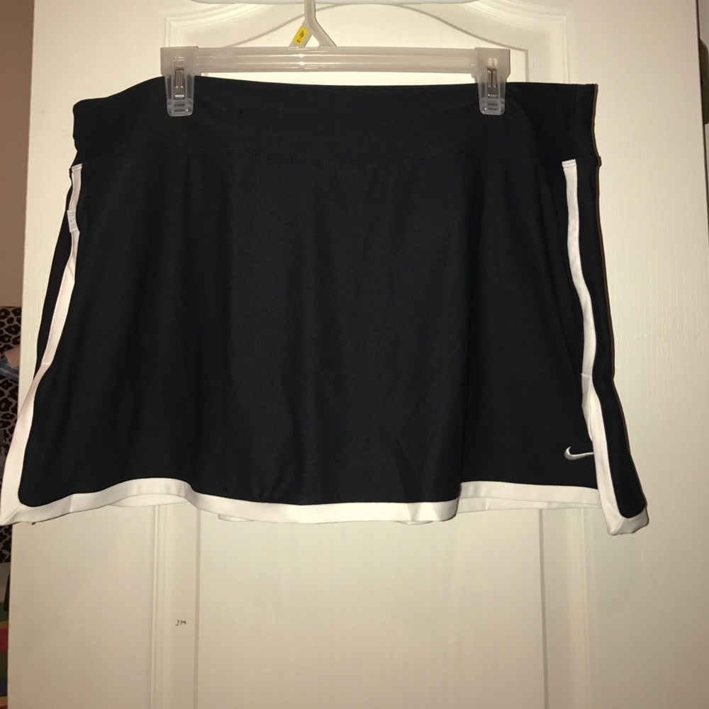 (NWT) nike tennis skort