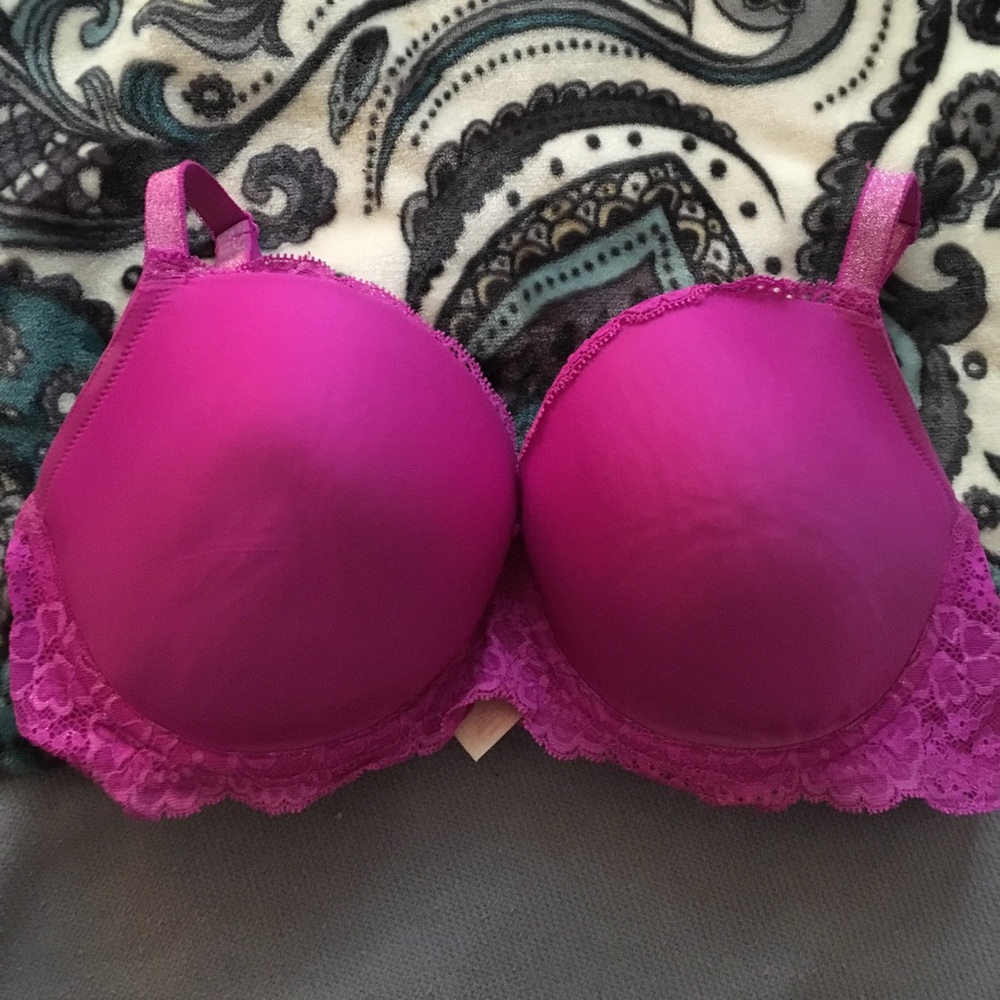 Victoria's Secret. Pink/purple bra. 36DD.