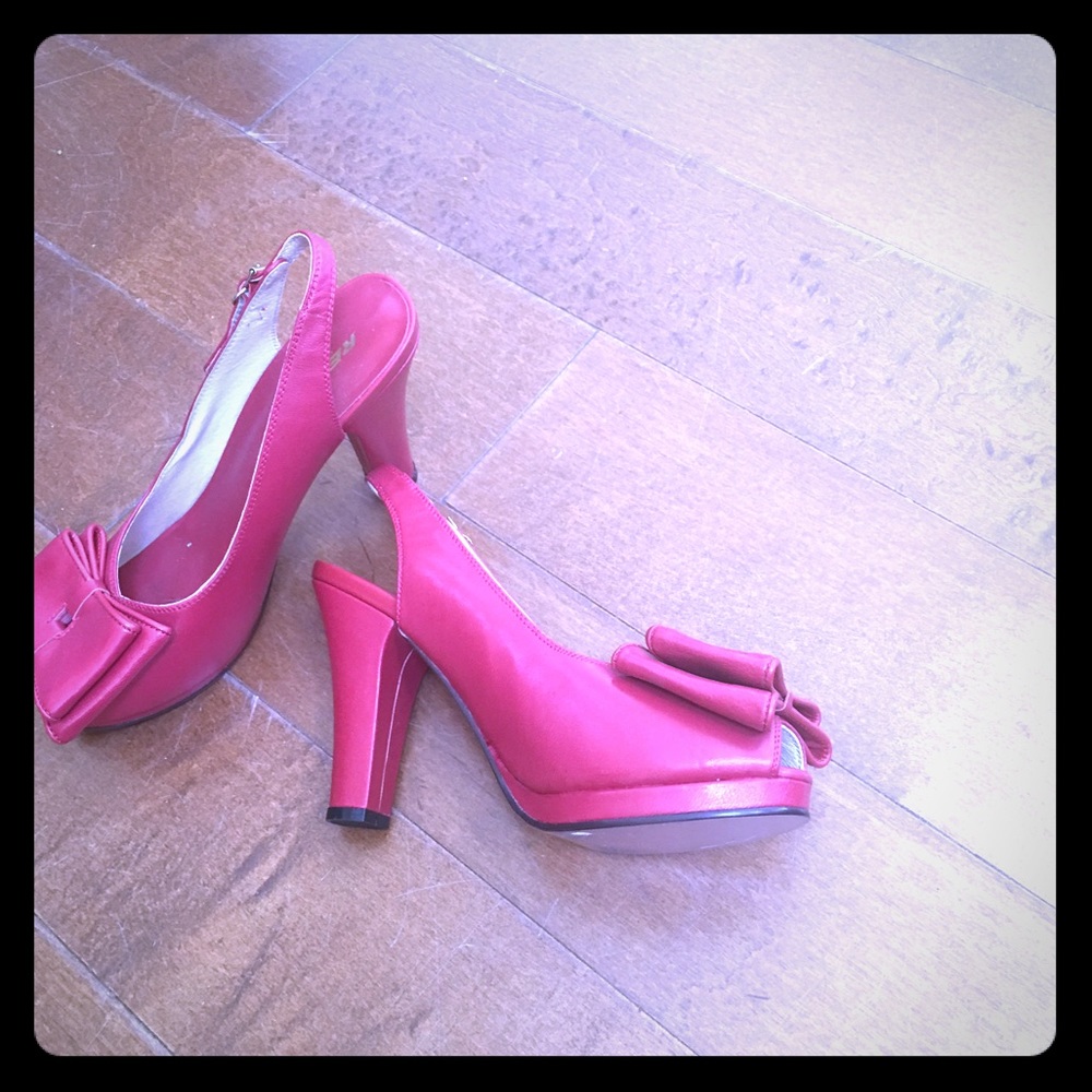 Remix Rita heel size 9.5 in Red