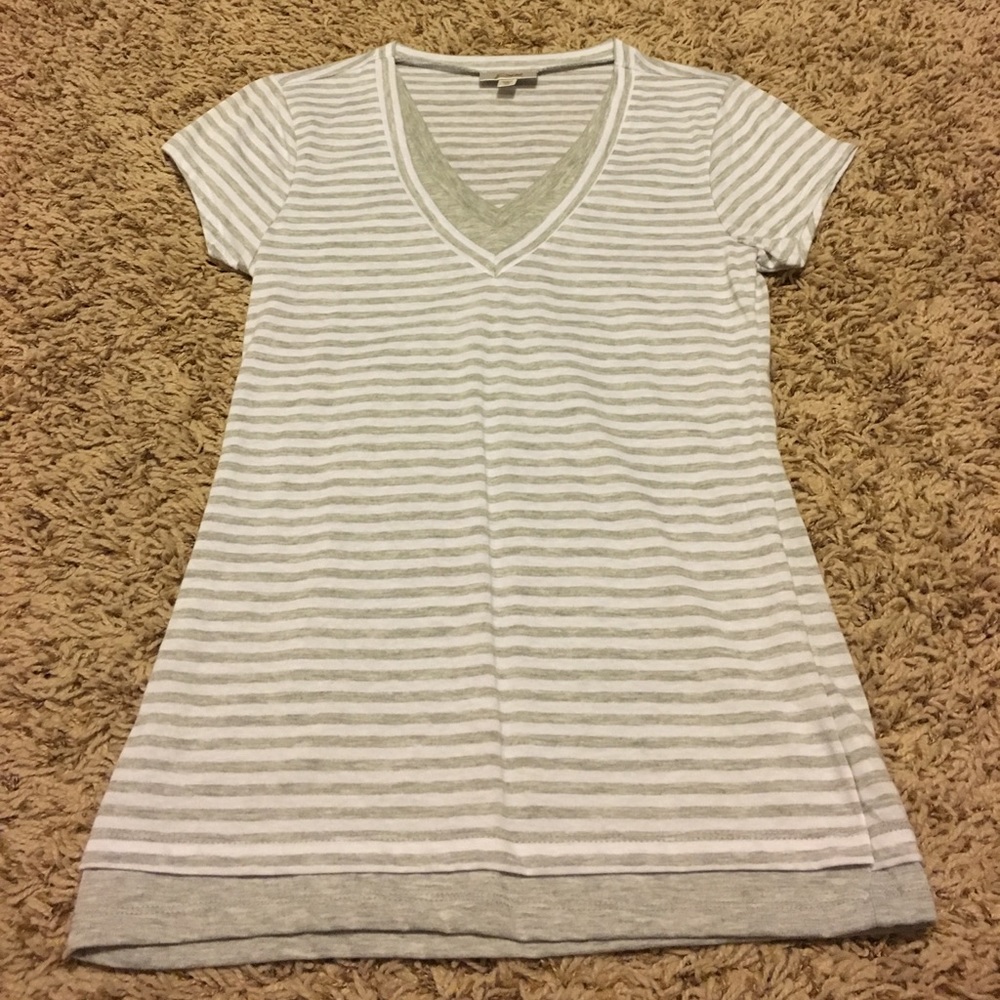 Grey and white striped fitted tee