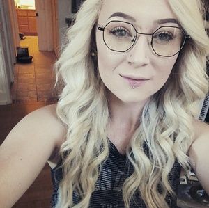 Meet your Posher, Katlin