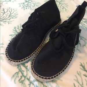 Moccasin shoes