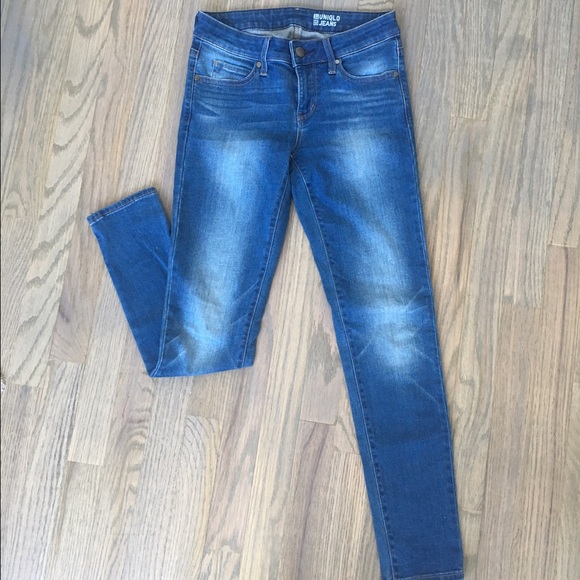 Uniqlo Skinny Jeans - Picture 1 of 3