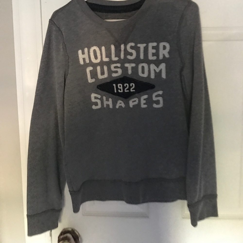 Grey sweatshirt no hood