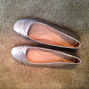Comfortable Gold Flats