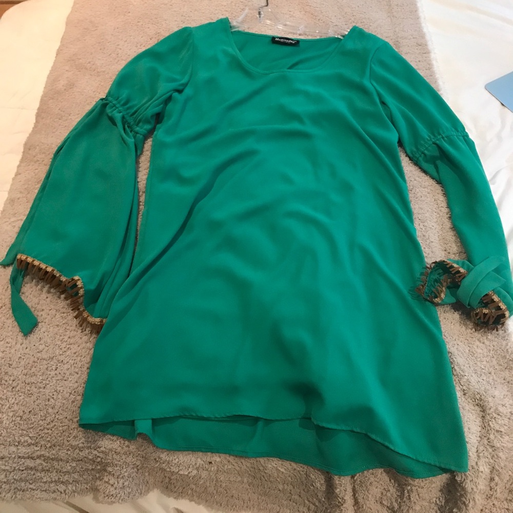 green dress