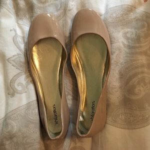 Women's flats