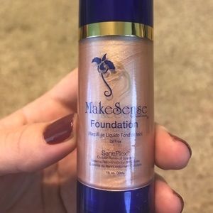 MakeSense Pearlizer Anti-Aging Foundation - NEW