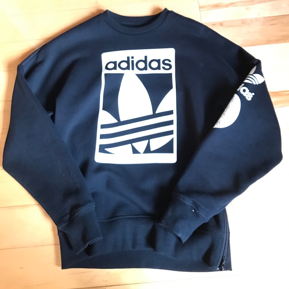 Adidas crewneck