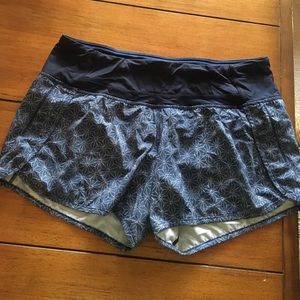 Lululemon Printed Navy Shorts Size 6