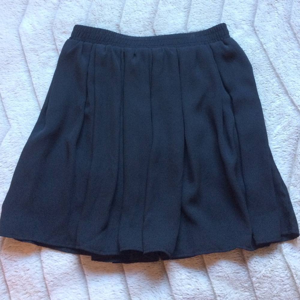 Black Brandy Melville skirt