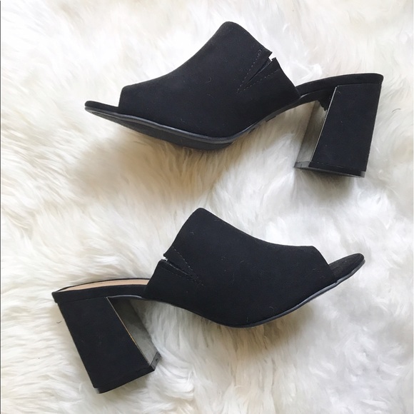 Zara Shoes - NEW❤️ Black Suede Mule