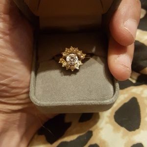 VINTAGE Wyndsor 14k plated CZ ring