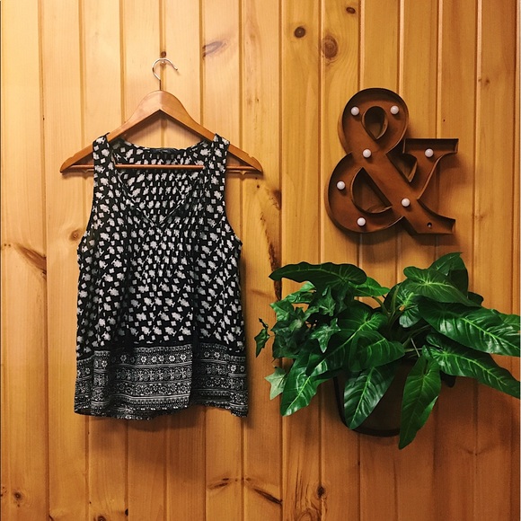 American Eagle Outfitters Tops - A.E tank sz XS 🎀