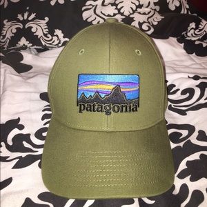 Patagonia Women's P-6 Logo Roger that hat