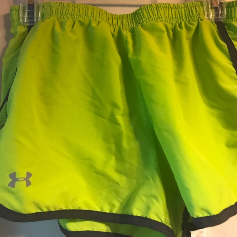 Under armour semi fitted shorts