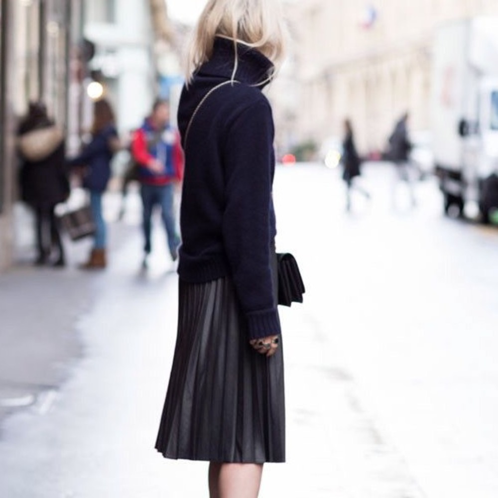 Land’s End Pleated black midi skirt