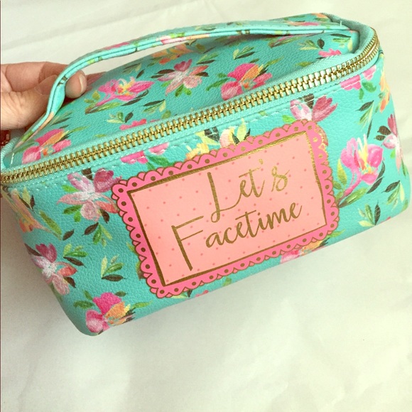 Handbags - Lets Facetime make-up bag! New!!