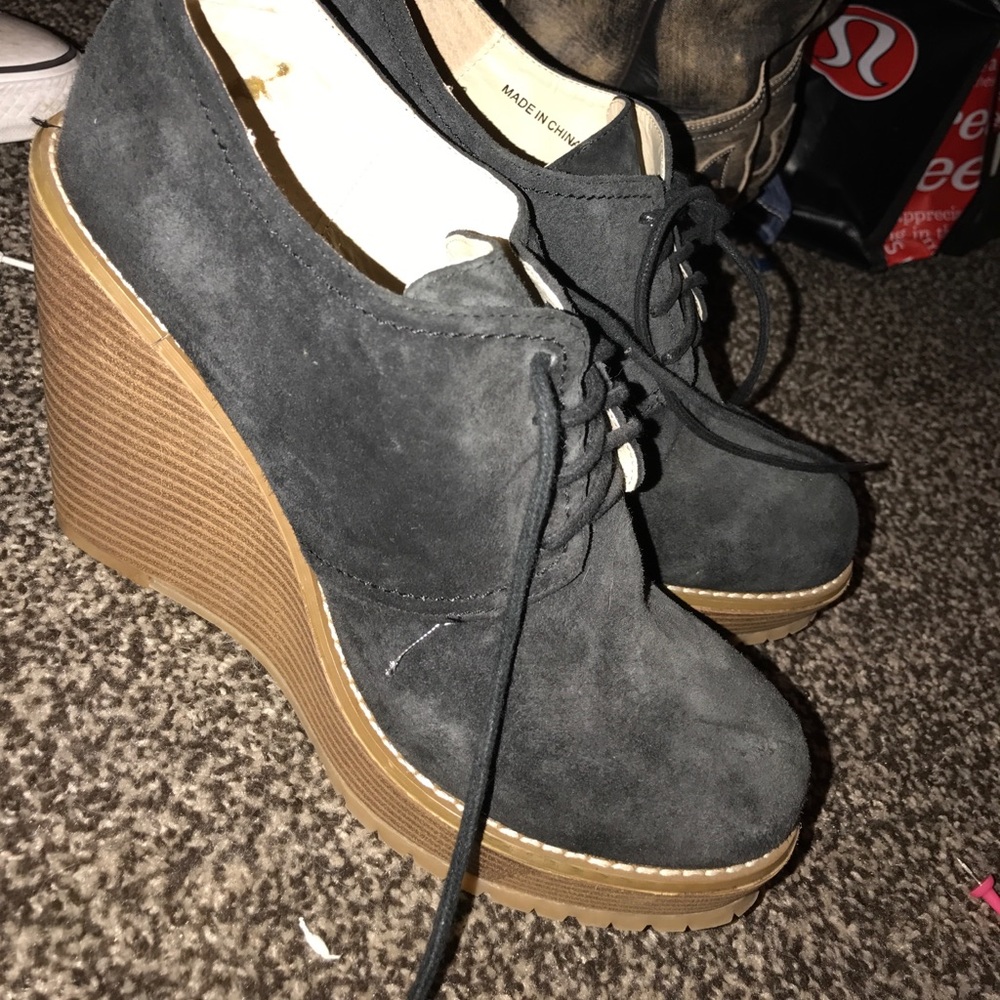 Cooperative wedges. (Urban outfitters)