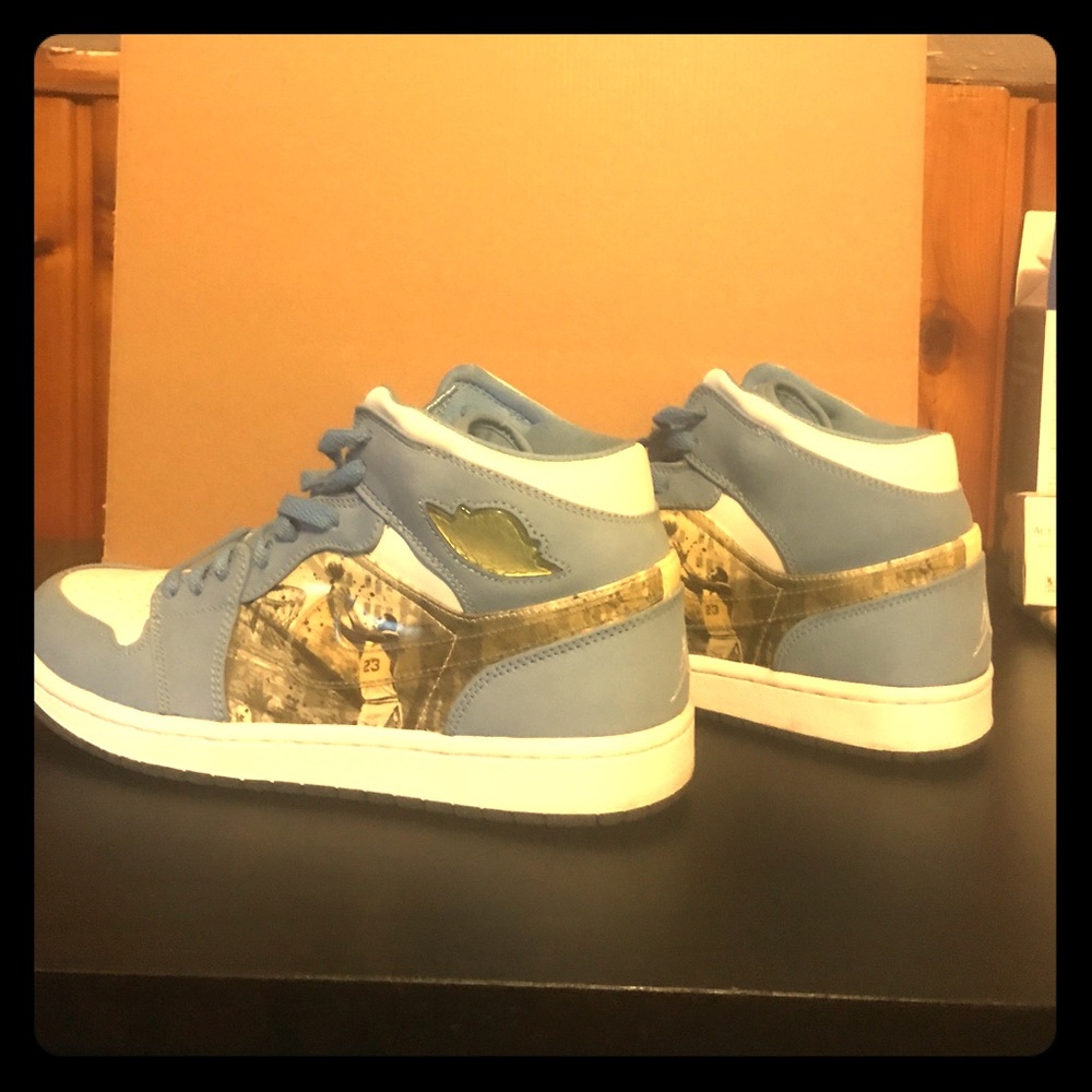 Air Jordan 1. 2007 Retro White/Carolina Blue Sz 10