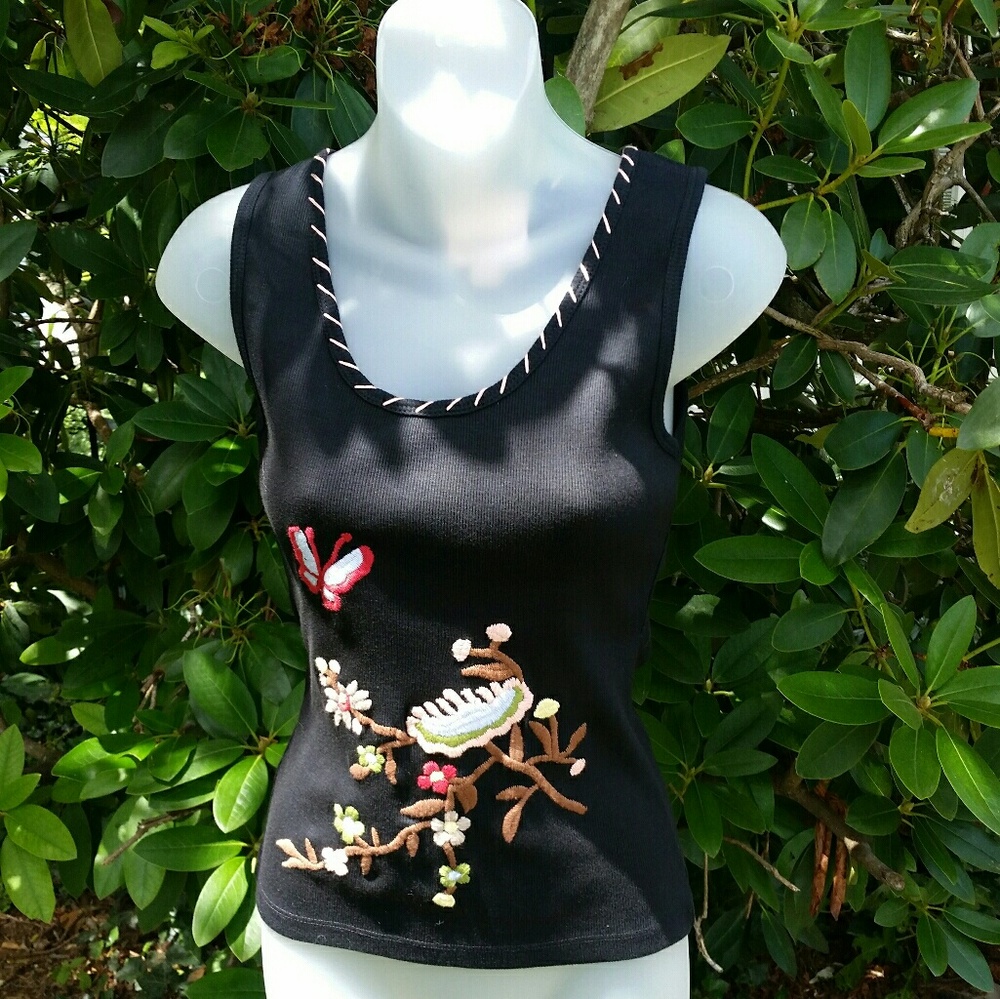 Romeo & Juliet Couture Sleeveless Sweater