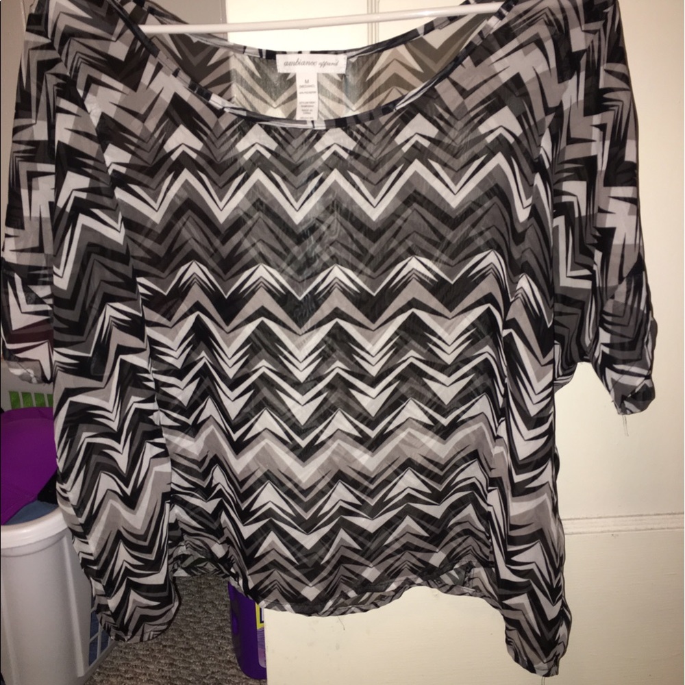 Black and white zig zag top
