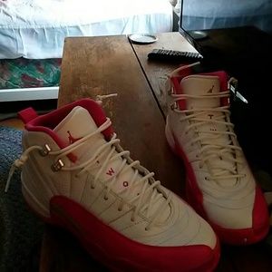 Jordan 12 vivid pink