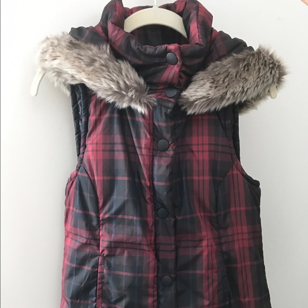 Women's plaid puffer vest