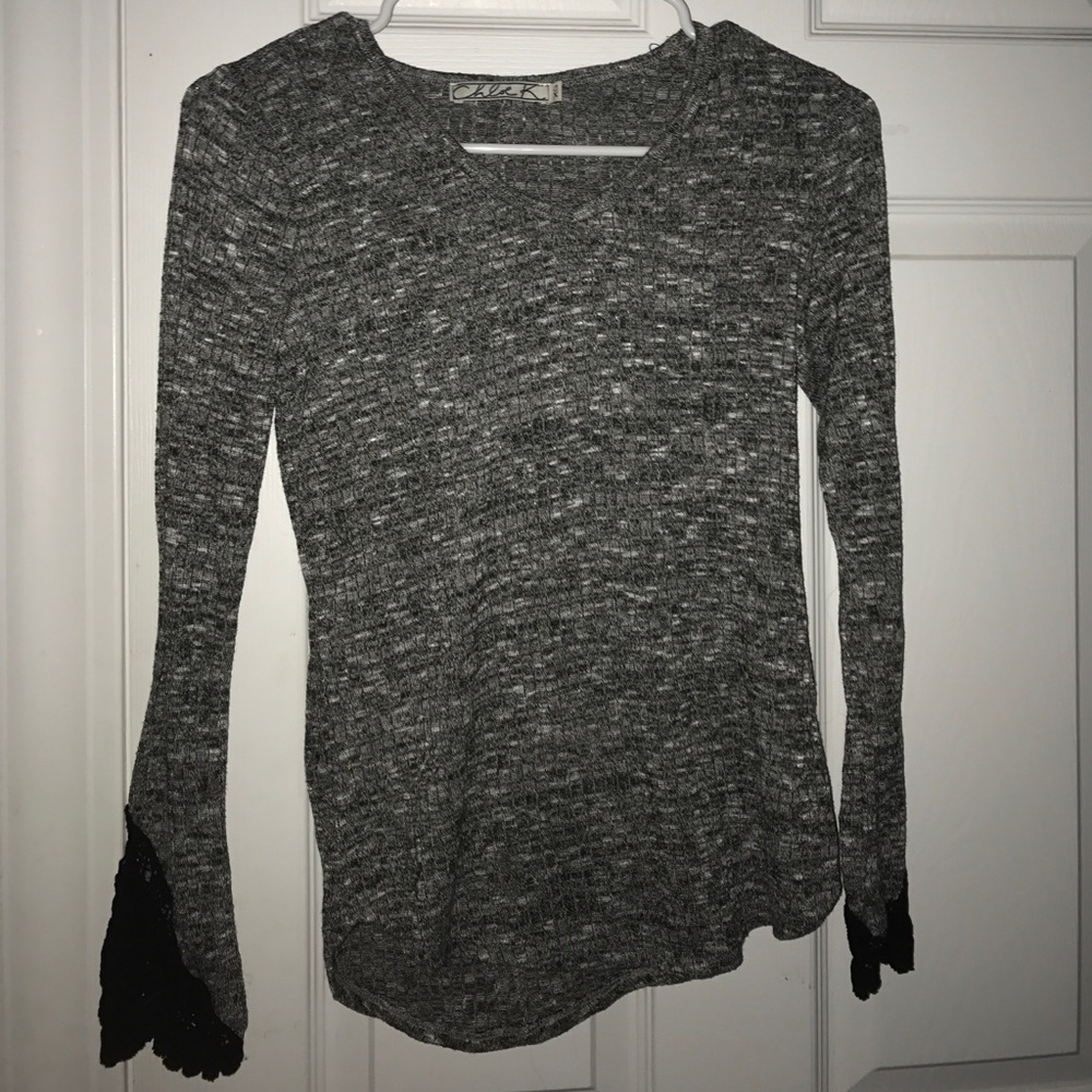 Long sleeve grey shirt