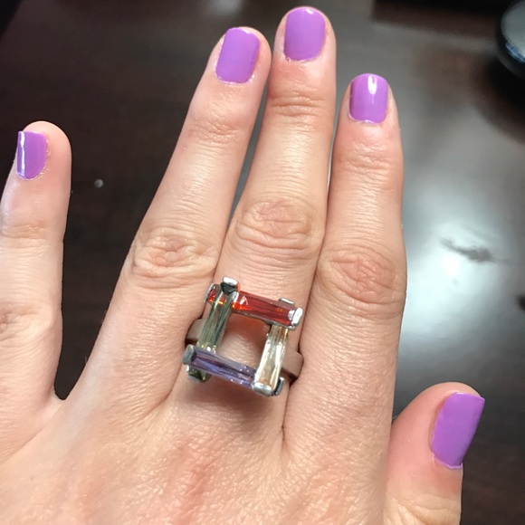 Jewelry - FLASH SALE- Abstract ring