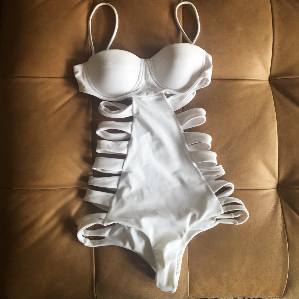 Issa de' Mar San Sebastián one piece bikini