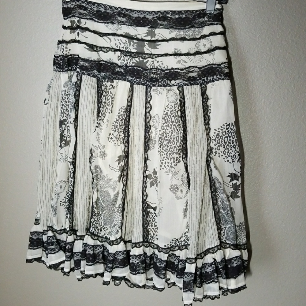 A-line skirt with lace