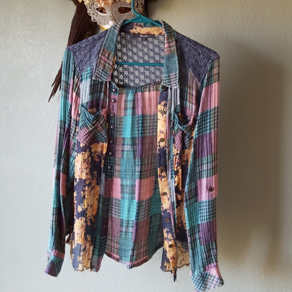 Miss Me plaid/floral button down