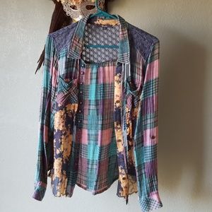 Miss Me plaid/floral button down