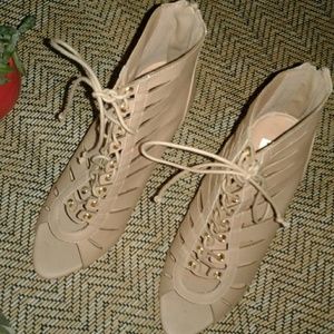 NWT HOTT 4" Gladiator Lace ups