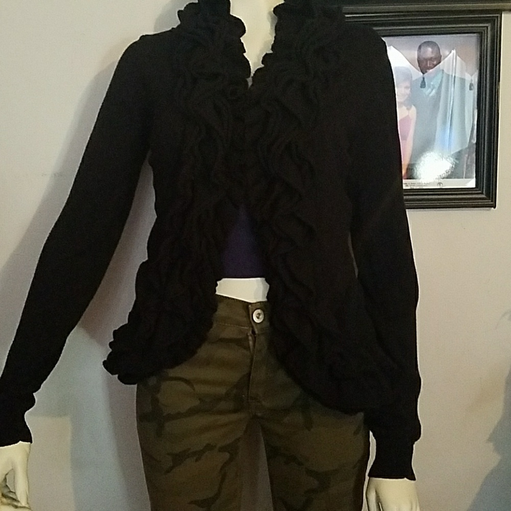 💦 black ruffle caridgan 🤡