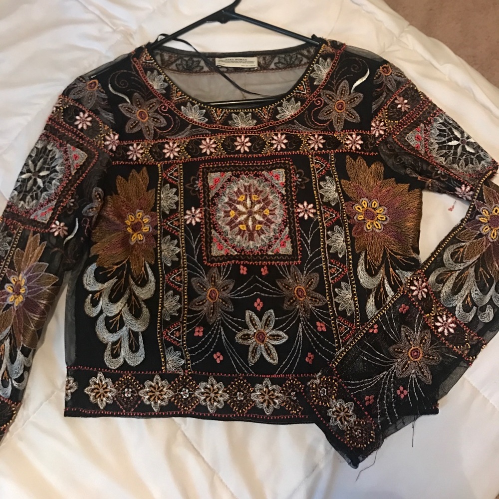 Zara top. Embroidery.