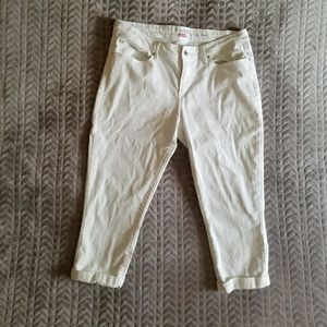 Denizen by Levis white crop/capri pants