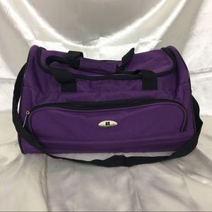 New ! Purple duffel bag