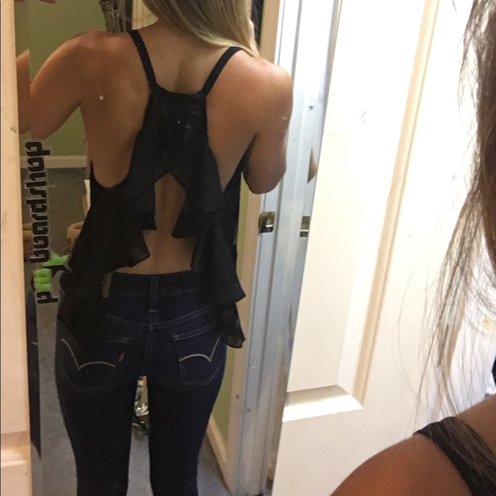 ‼️SALE‼️Open back flowy crop from UO