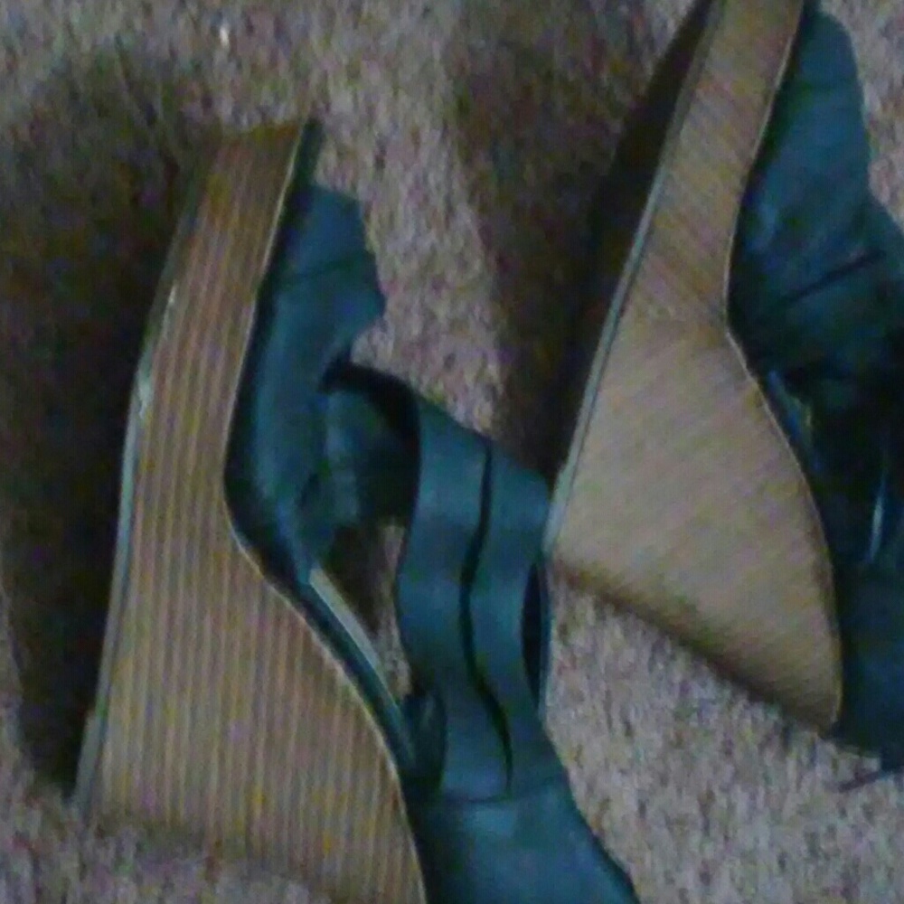 Maurices Wedges