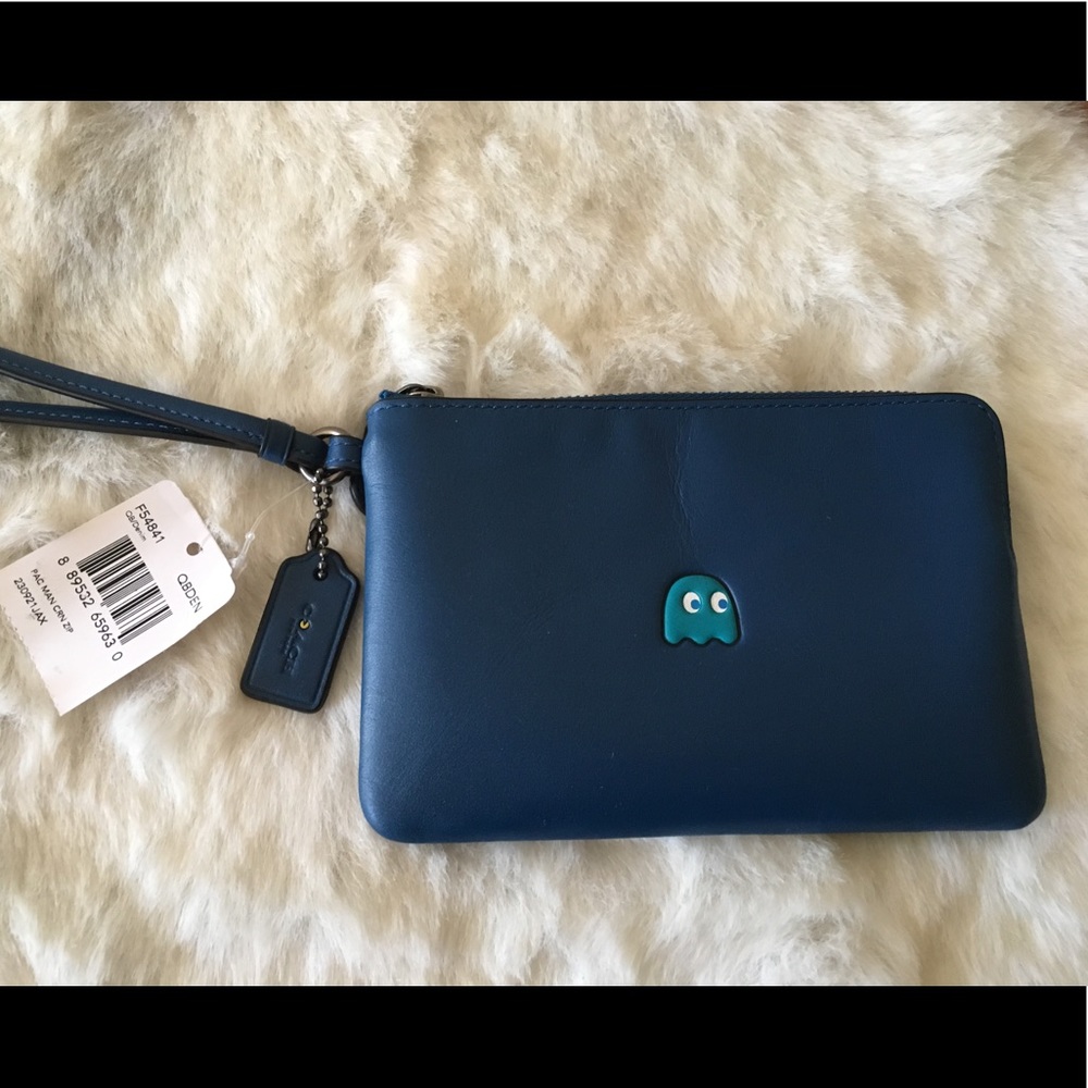 🆕COACH PAC MAN CORNER ZIP WRISTLET IN CALF LTHR