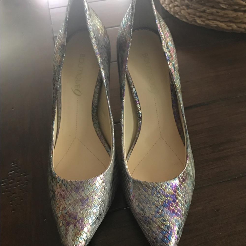 Shoes - Picture 2 of 4