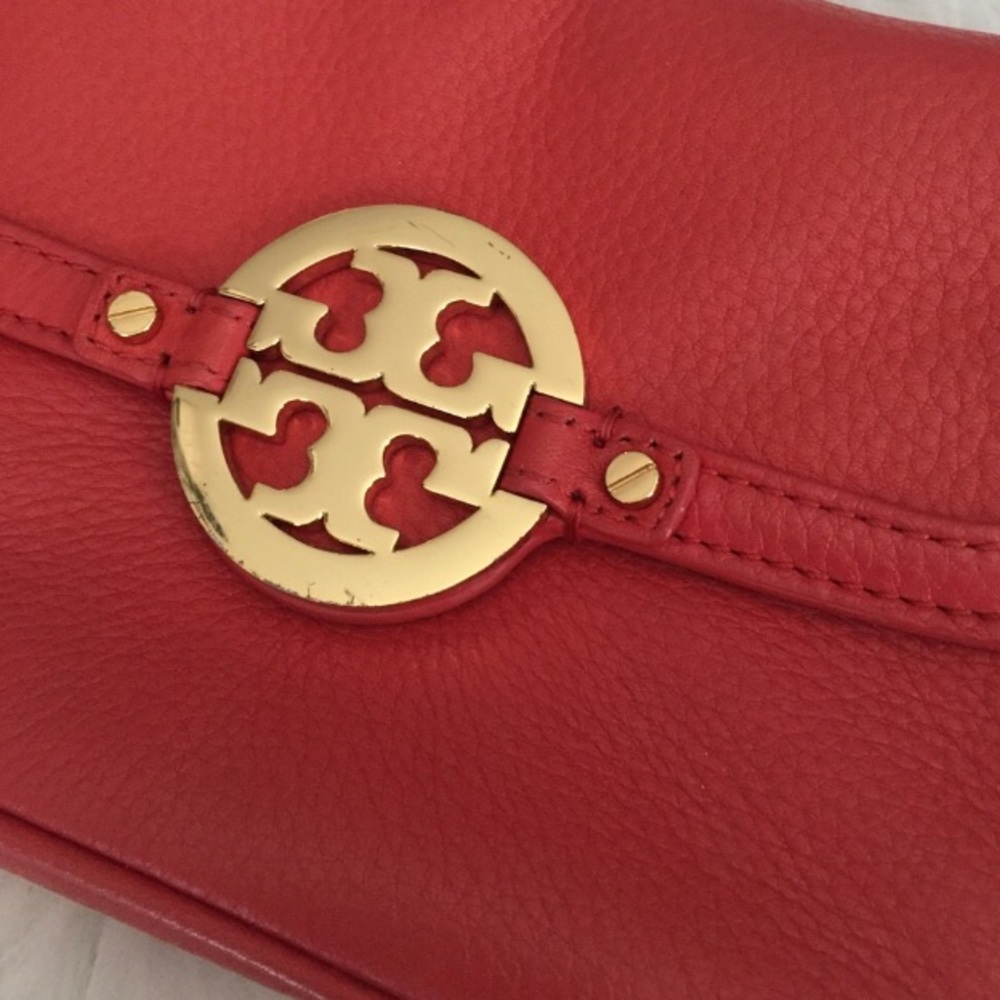 Tory burch crossbody !!